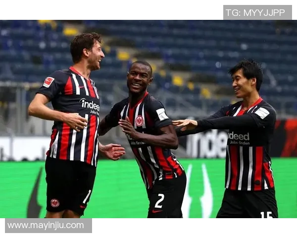 法兰克福客场连胜奥格斯堡,德甲势头强劲 法兰克福客场连胜奥格斯堡,德甲势头强劲